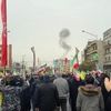 ویدئو | لحظه اصابت بمب به مکانی در نزدیکی مسیر راهپیمایی مردم تهران