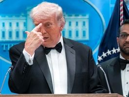 واشنگتن‌پست از حفره امنیتی در تیم امنیتی ترامپ پرده برداشت