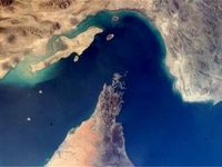 اخطار نیروی دریایی ارتش به ناوشکن‌های آمریکا در محدوده تنگه هرمز