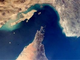 تعیین نرخ ثابت عوارض تنگه هرمز؟/ درآمد سالانه ۱۲۰ میلیارد دلار گزینه آخر ایران است 