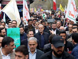 همراهی رئیس‌جمهور با راهپیمایان روز قدس تهران