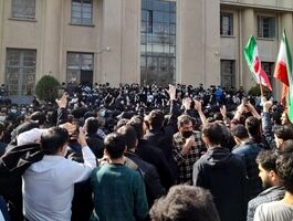  گروهی از دانشجویان دانشگاه شریف ممنوع‌الورود شدند
